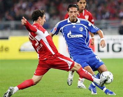 人在战术执 人在战术执